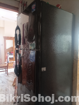 একটি ৪৮৬ লিটার এর Walton  Fridge বিক্রি হবে।